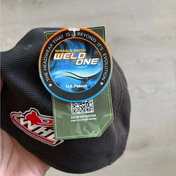 Signed Reebok Calgary Hitmen WHL Hockey Cap - Picture 7 of 7